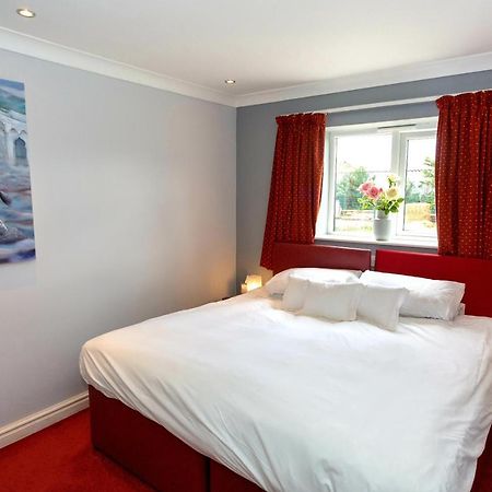 Bed and Breakfast Lenox Farm Hale  Экстерьер фото